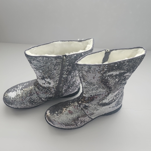 Joan Boyce Glittering Silver Winter Boots - Picture 3 of 11